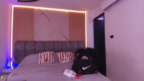 Snapshot of mr_mikee_ chatting on February 2026 03:03:02 AM MIKEE online show from February 2026 03:03:02 AM