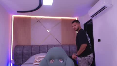 Snapshot of mr_mikee_ chatting on February 2026 03:02:02 AM MIKEE online show from February 2026 03:02:02 AM