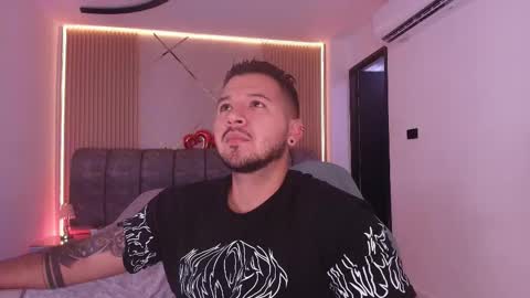 Snapshot of mr_mikee_ chatting on February 2026 03:04:01 AM MIKEE online show from February 2026 03:04:01 AM