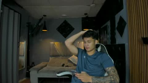 mr_mois online show from April 2026 09:56:01 AM