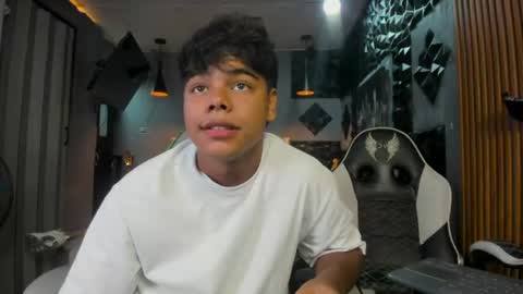 mr_mois online show from June 2026 05:21:01 AM