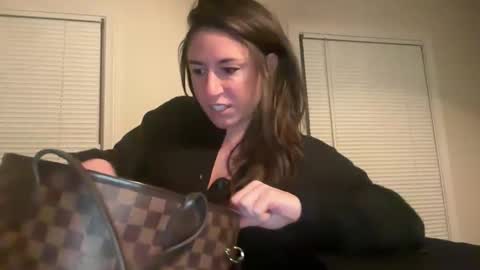 Mr  Mrs Glitter online show from February 2026 12:06:02 AM