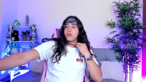 mr_pepper51 online show from March 2025 08:42:02 PM