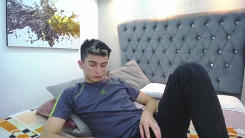 Snapshot of mr_williseo chatting on December 2024 11:02:02 PM williseo online show from December 2024 11:02:02 PM