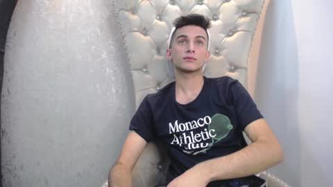 Snapshot of mr_williseo chatting on December 2024 07:46:02 PM williseo online show from December 2024 07:46:02 PM