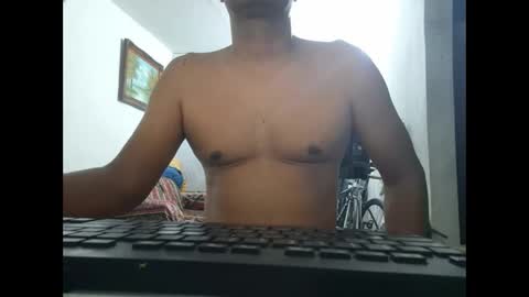 Snapshot of mrdongato01 chatting on January 2025 04:00:02 AM Gato online show from January 2025 04:00:02 AM