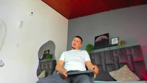 Mr Fox online show from March 2026 07:32:01 PM