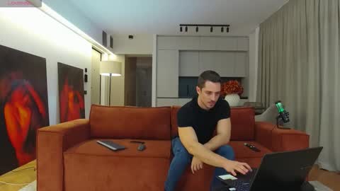 Snapshot of mrgreeneyes01 chatting on November 2025 03:11:01 PM juan luis online show from November 2025 03:11:01 PM