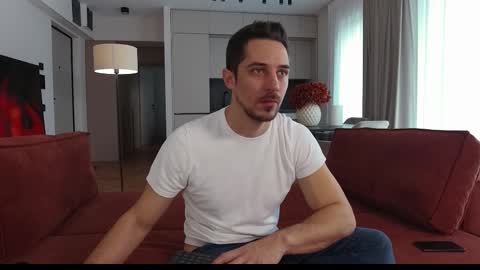 Snapshot of mrgreeneyes01 chatting on November 2025 09:03:01 AM juan luis online show from November 2025 09:03:01 AM