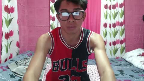 mrheartthief online show from June 2026 08:22:02 PM