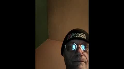Mrnmrsfucks4u2 online show from December 2024 05:40:01 PM