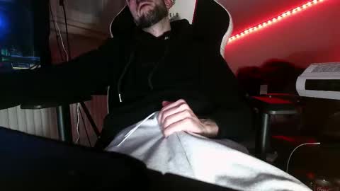 MrRogue online show from December 2025 01:04:02 AM