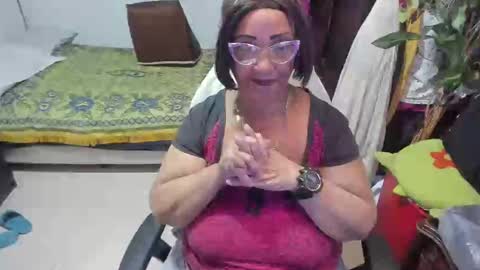 Snapshot of mrs_mommy chatting on February 2025 06:47:02 PM mrs_mommy online show from February 2025 06:47:02 PM