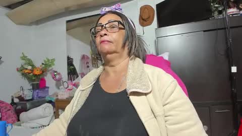 Snapshot of mrs_mommy chatting on September 2025 11:04:02 PM mrs_mommy online show from September 2025 11:04:02 PM