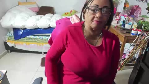 Snapshot of mrs_mommy chatting on October 2025 09:43:02 PM mrs_mommy online show from October 2025 09:43:02 PM