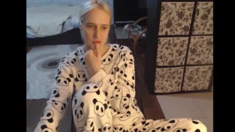 Sasha online show from October 2025 04:08:01 PM