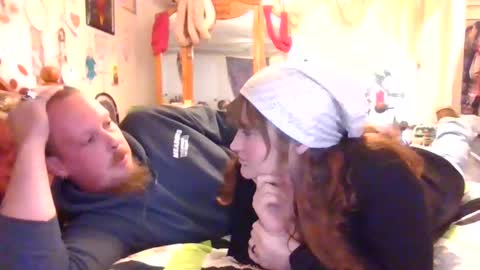 MrsLuna19 online show from December 2024 07:43:01 PM