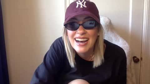 Snapshot of mrsprissxo chatting on April 2026 12:51:02 PM MrsPrissXO online show from April 2026 12:51:02 PM
