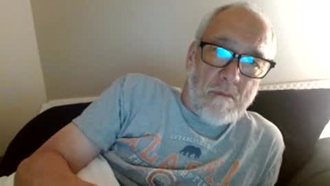 mrtease5 online show from April 2026 04:04:01 AM