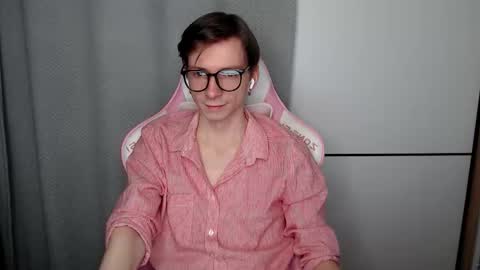 Snapshot of mrv1rginvibes chatting on December 2025 09:58:01 AM Shy Boy online show from December 2025 09:58:01 AM