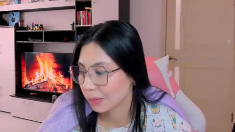 Snapshot of ms_emily_ chatting on April 2026 10:19:01 AM ms_emily_ online show from April 2026 10:19:01 AM
