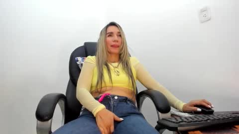 ms_lunarose online show from February 2026 11:53:02 PM