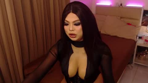 Snapshot of msgoldencum chatting on June 2026 10:17:02 AM MSGOLDENCUM online show from June 2026 10:17:02 AM