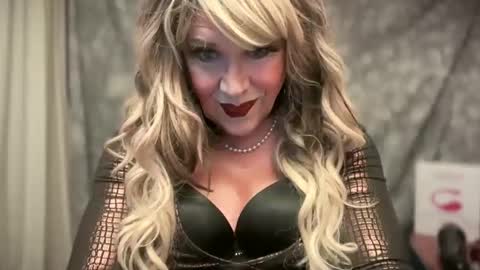 mskarentoy online show from October 2025 11:18:01 PM