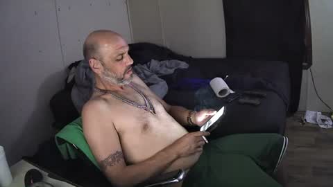 Snapshot of muffdiver718 chatting on June 2026 03:28:01 AM Muffdiver online show from June 2026 03:28:01 AM