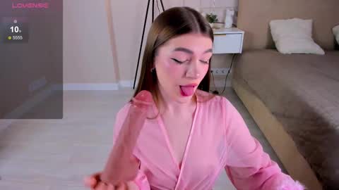 Luna online show from November 2025 09:43:01 AM