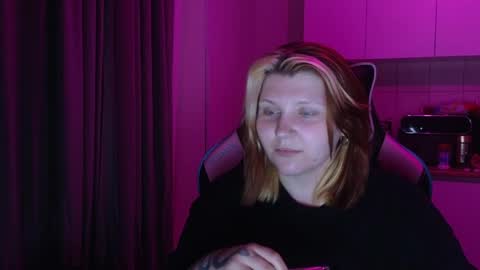 Snapshot of mura_muur chatting on May 2026 03:41:02 PM Milana online show from May 2026 03:41:02 PM