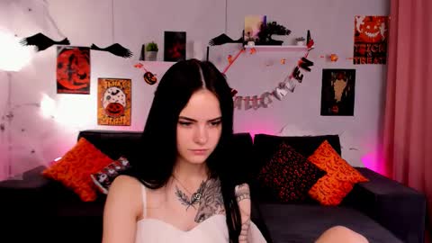 Snapshot of murkasky chatting on October 2025 05:04:02 AM Mila online show from October 2025 05:04:02 AM