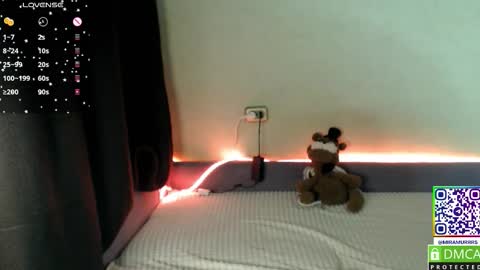 Mira online show from October 2025 07:04:02 PM