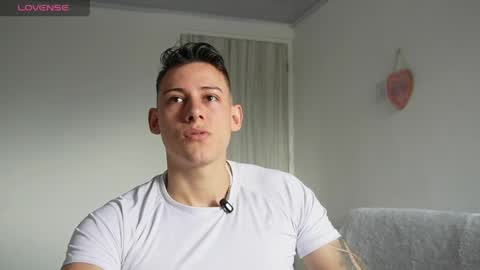 muscle_king_cum online show from April 2026 01:55:02 PM