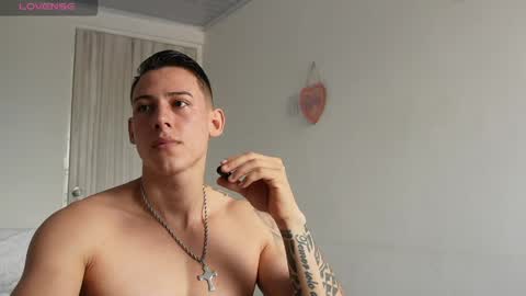Snapshot of muscle_king_cum chatting on April 2026 03:42:01 PM muscle_king_cum online show from April 2026 03:42:01 PM