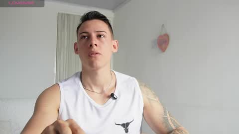 Snapshot of muscle_king_cum chatting on April 2026 01:38:02 PM muscle_king_cum online show from April 2026 01:38:02 PM