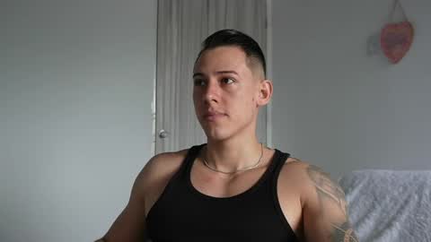 Snapshot of muscle_king_cum chatting on May 2026 01:18:02 PM muscle_king_cum online show from May 2026 01:18:02 PM