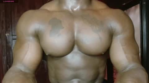 musclegod23 online show from April 2026 01:08:01 AM
