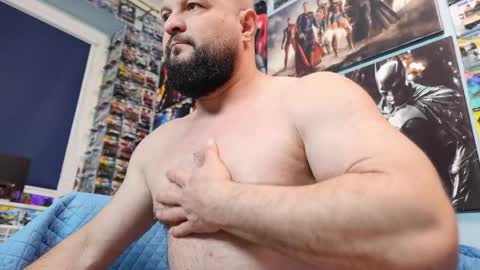 Snapshot of muscular_bear chatting on April 2026 04:11:02 PM Chris online show from April 2026 04:11:02 PM