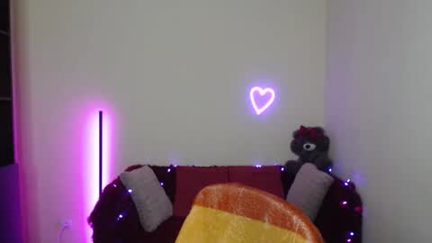 Jeneva online show from February 2026 07:06:02 PM