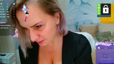 Snapshot of music_fairy chatting on January 2025 08:11:02 AM Lana online show from January 2025 08:11:02 AM