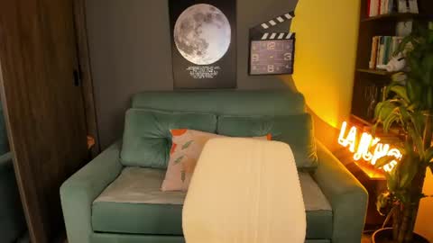 VALENTINA Luna  online show from August 2026 01:53:01 AM