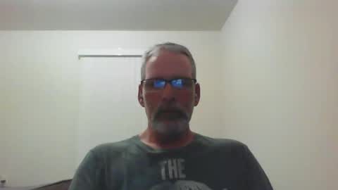 Snapshot of mustang_daddy chatting on October 2025 01:46:01 AM 307MountainMan online show from October 2025 01:46:01 AM