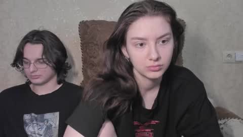 Snapshot of muuur_love chatting on March 2026 01:22:01 AM cute couple online show from March 2026 01:22:01 AM