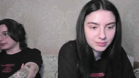 Snapshot of muuur_love chatting on April 2026 08:10:02 PM cute couple online show from April 2026 08:10:02 PM
