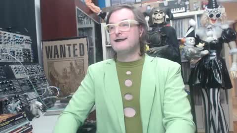 Muziknerd online show from December 2024 04:42:02 AM