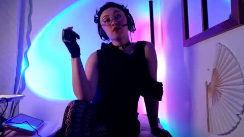 Snapshot of mx_anouk_divine chatting on February 2026 02:21:02 AM Mx. Anouk Divine online show from February 2026 02:21:02 AM