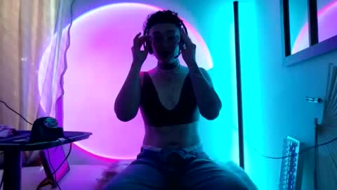 Snapshot of mx_anouk_divine chatting on February 2026 12:33:02 AM Mx. Anouk Divine online show from February 2026 12:33:02 AM