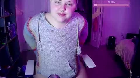 Caidra online show from March 2025 06:02:02 AM