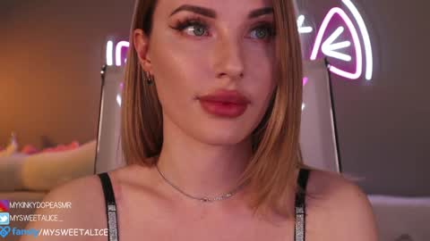Snapshot of my__sweet__alice chatting on December 2024 09:08:02 PM mysweetalice online show from December 2024 09:08:02 PM